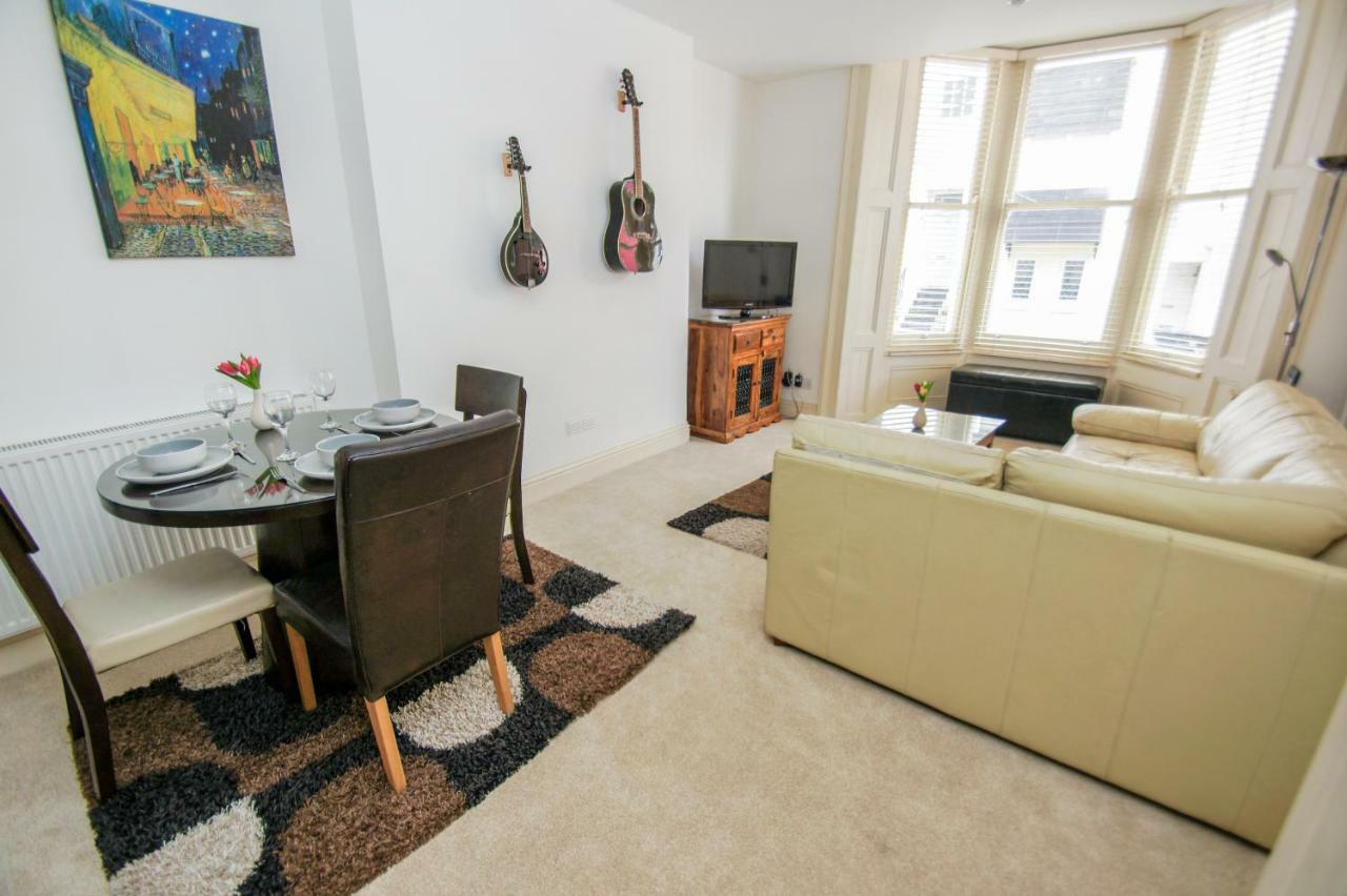 No 5 - Central - By Brighton Holiday Lets Luaran gambar